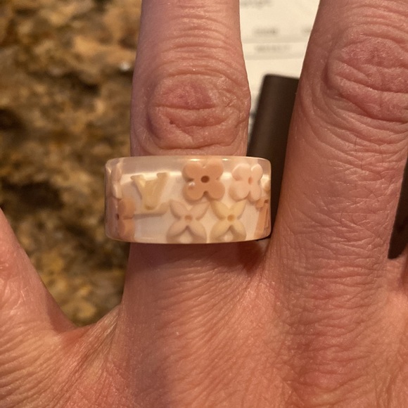 Louis Vuitton Bague Farandole Rose Ring in Size Medium. Like New. - Picture 2 of 6